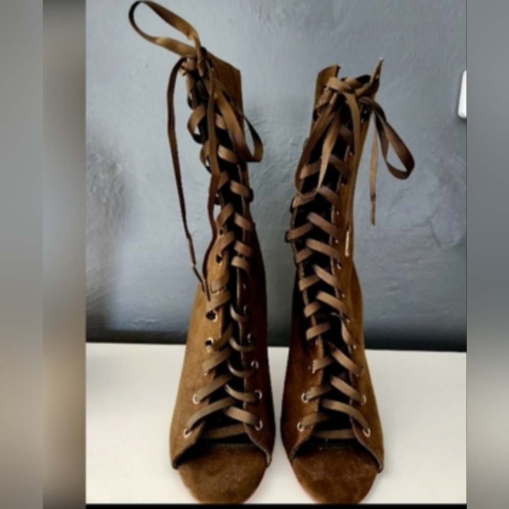 Forever 21 Olive Green Lace-Up Heeled Booties – Size 6